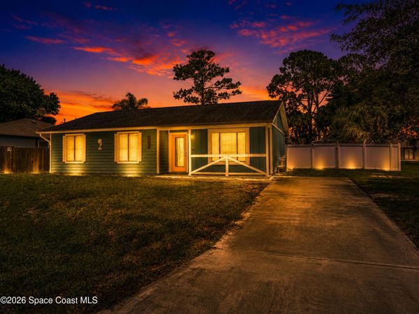 1385 Gillott Street NW , Palm Bay, FL 32907