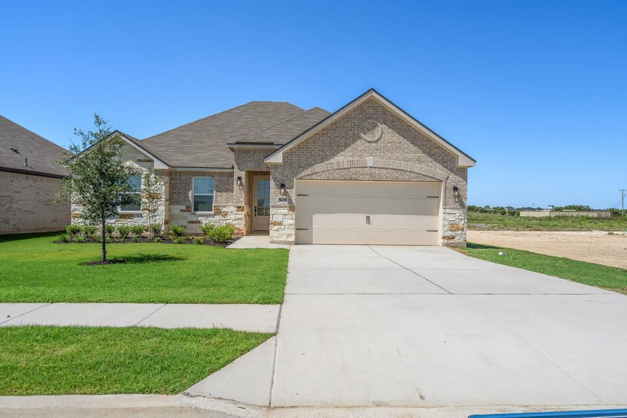 513 W Luna Blue Ln, Jarrell, TX 76537 Main Photo