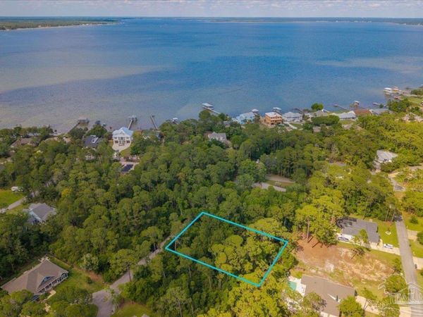 16505 North Shore Ln, Pensacola, FL 32507