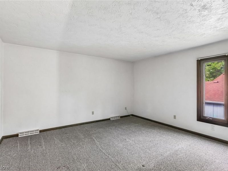 4100 Ivanhoe Drive, Lorain, OH 44053 Photo 16