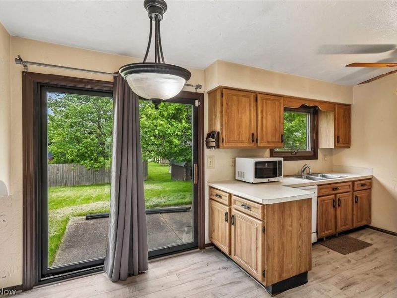 4100 Ivanhoe Drive, Lorain, OH 44053 Photo 5