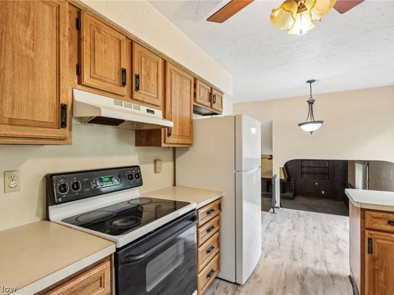 4100 Ivanhoe Drive, Lorain, OH 44053 Photo 6