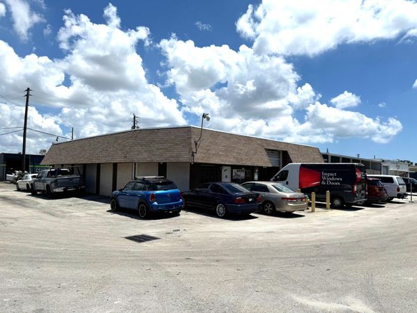 2355 NW 30th Street, Oakland Park, FL 00000