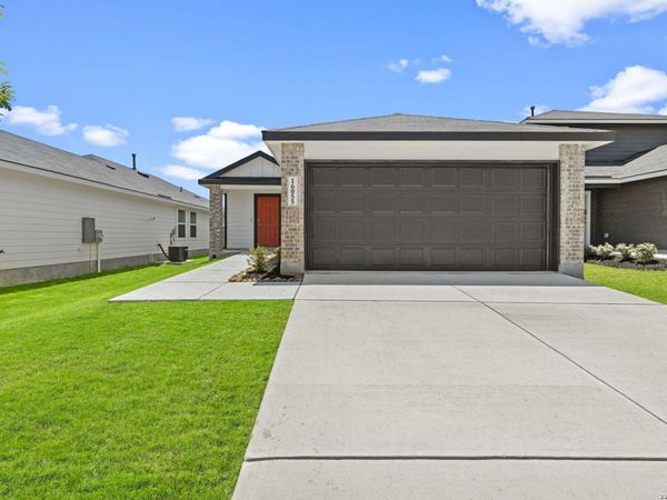 16055 Mahogany Way, Elmendorf, TX 78112