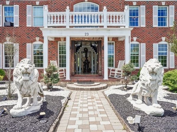 23 Balmoral Dr, Alexandria, NJ 08867