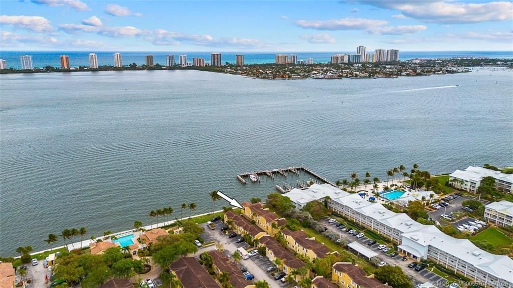 1060 Lake Shore Drive, Unit 201, West Palm Beach, FL 33403 Photo