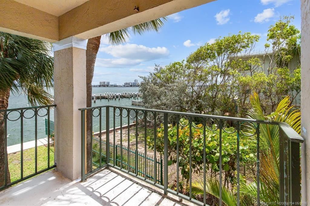 1060 Lake Shore Drive, Unit 201, West Palm Beach, FL 33403 Photo