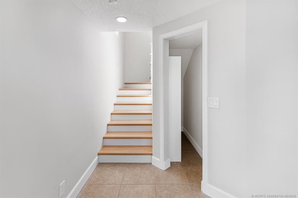 1060 Lake Shore Drive, Unit 201, West Palm Beach, FL 33403 Photo
