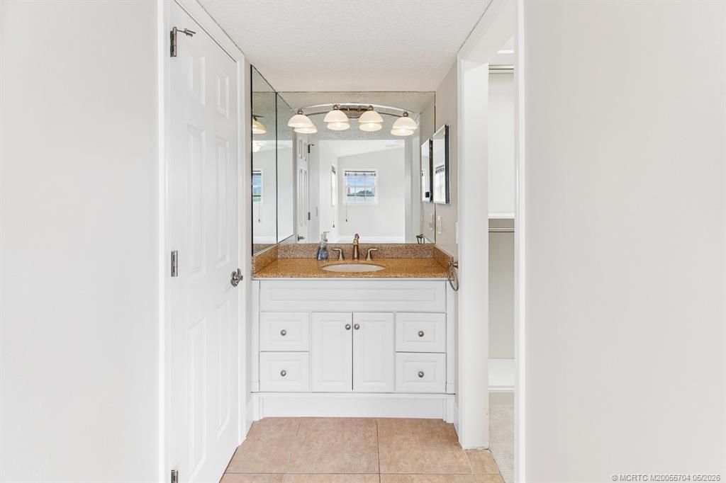 1060 Lake Shore Drive, Unit 201, West Palm Beach, FL 33403 Photo
