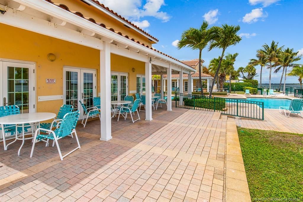1060 Lake Shore Drive, Unit 201, West Palm Beach, FL 33403 Photo