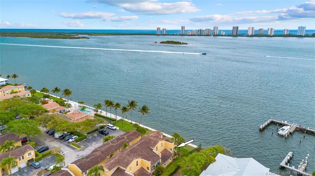 1060 Lake Shore Drive, Unit 201, West Palm Beach, FL 33403 Photo