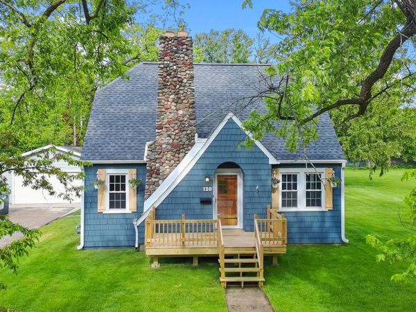 120 S Jackson St, Elkhorn, WI 53121