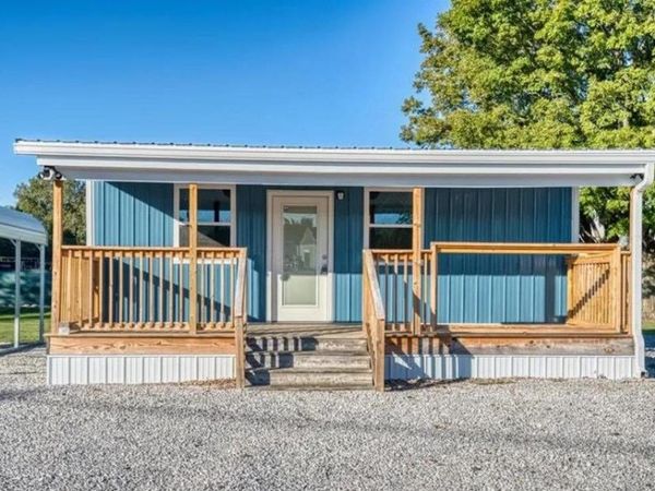 235 W 2nd Street , Russellville, KY 42276