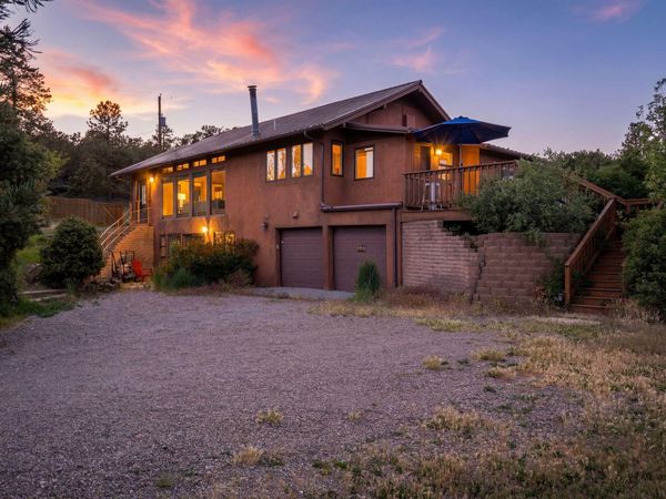 76 Raven Road, Tijeras, NM 87059