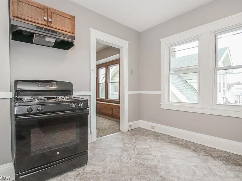 10601 Linnet Avenue, Cleveland, OH 44111 Photo 18