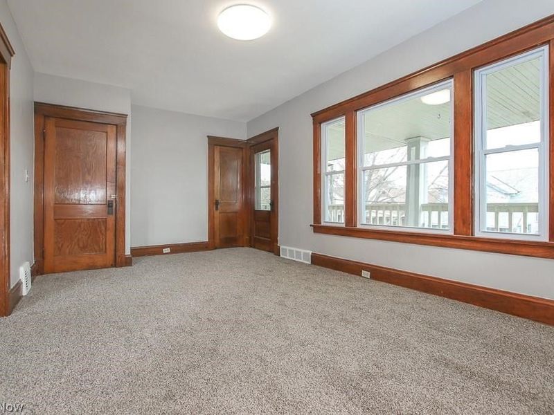 10601 Linnet Avenue, Cleveland, OH 44111 Photo 3