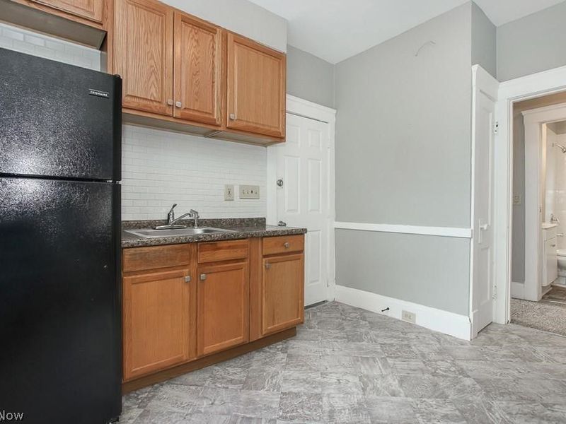10601 Linnet Avenue, Cleveland, OH 44111 Photo 33