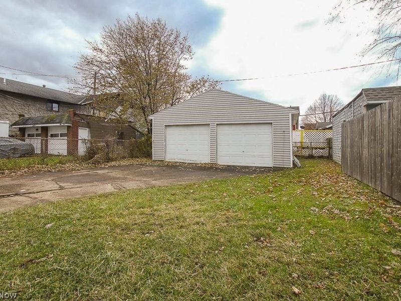 10601 Linnet Avenue, Cleveland, OH 44111 Photo 34