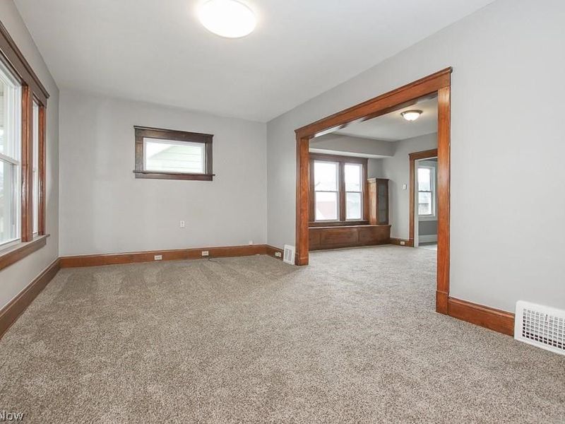 10601 Linnet Avenue, Cleveland, OH 44111 Photo 7