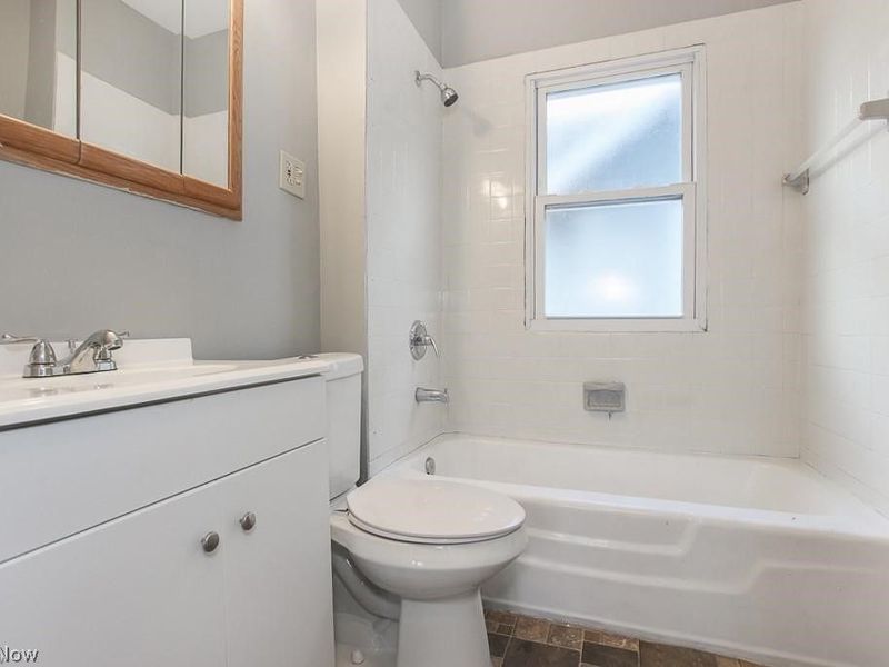 10601 Linnet Avenue, Cleveland, OH 44111 Photo 8