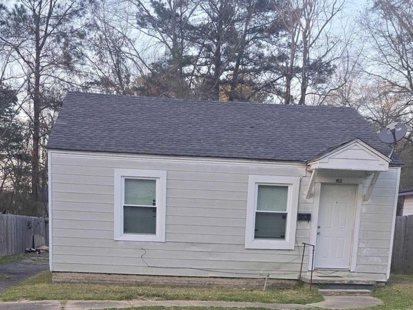 912 Ellen , Magnolia, AR 71753