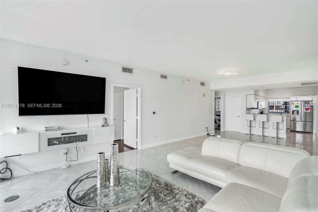 601 NE 36th St, Unit 1103, Miami, FL 33137 Photo
