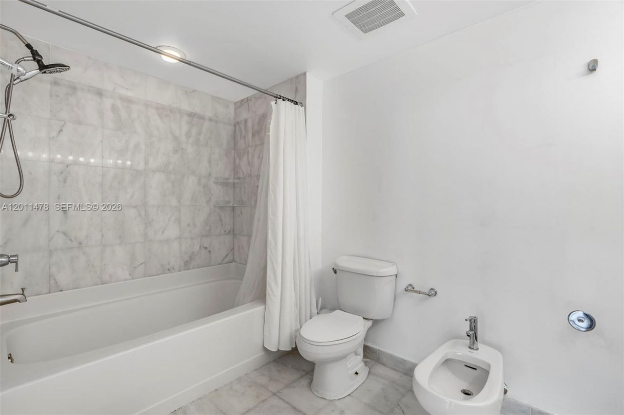 601 NE 36th St, Unit 1103, Miami, FL 33137 Photo