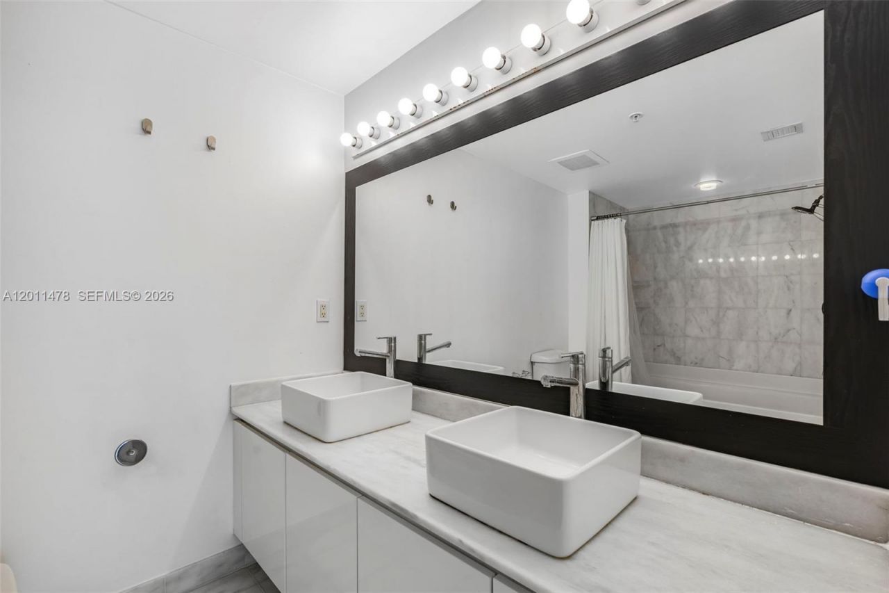 601 NE 36th St, Unit 1103, Miami, FL 33137 Photo