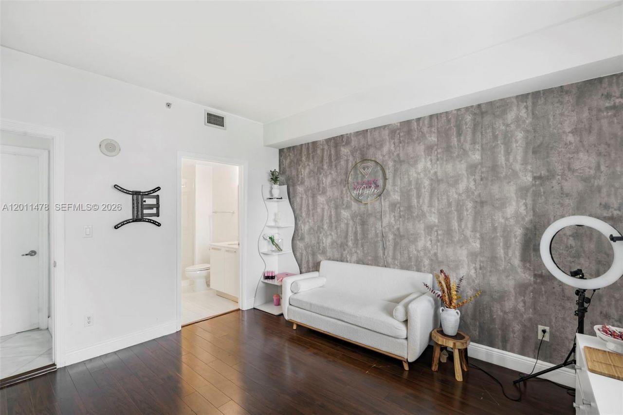 601 NE 36th St, Unit 1103, Miami, FL 33137 Photo