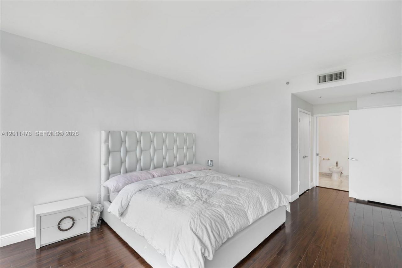 601 NE 36th St, Unit 1103, Miami, FL 33137 Photo