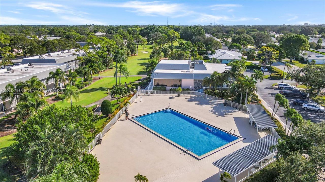18081 SE Country Club Dr , Unit 13-121, Jupiter, FL 33469 Photo
