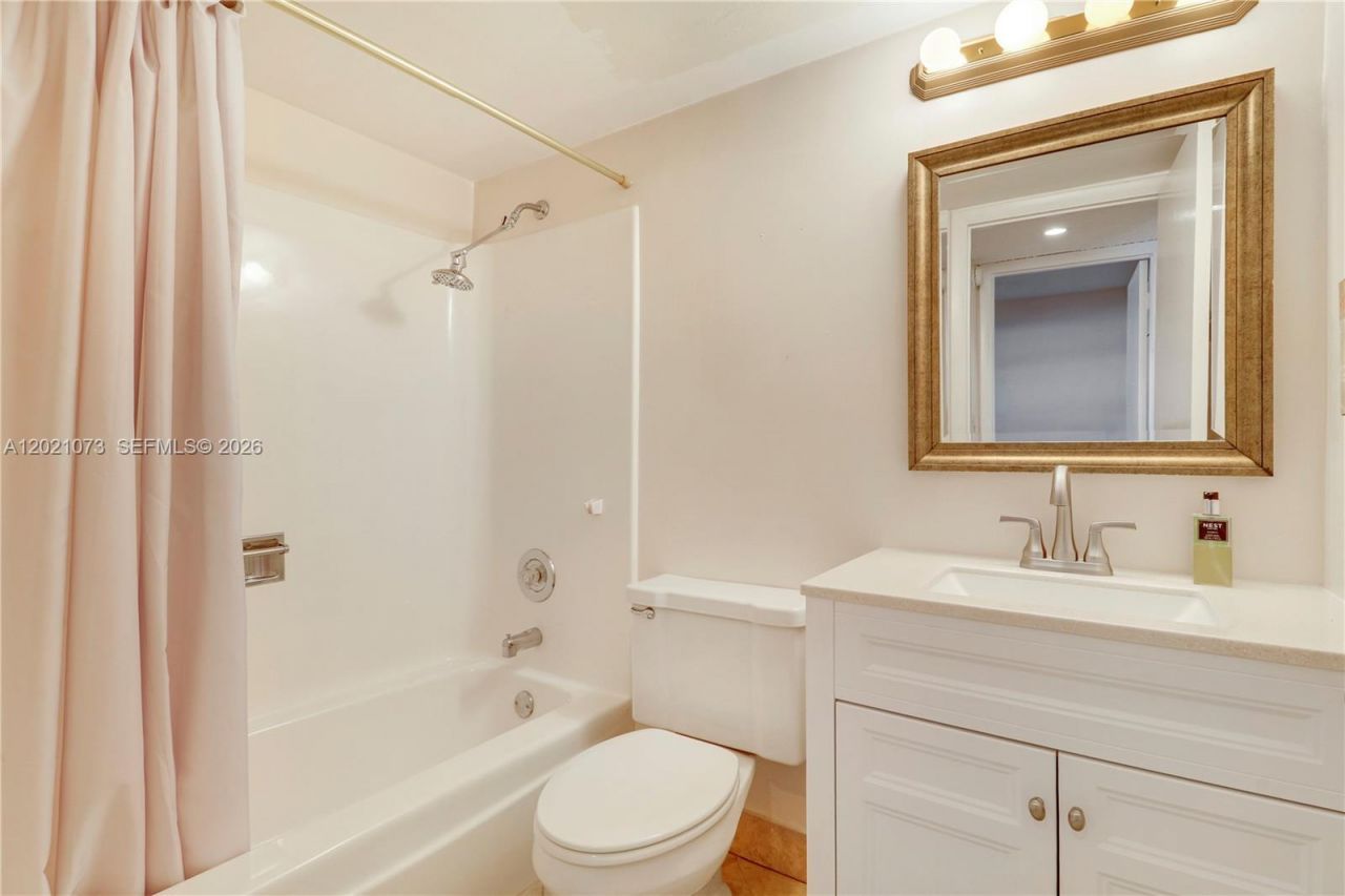18081 SE Country Club Dr , Unit 13-121, Jupiter, FL 33469 Photo