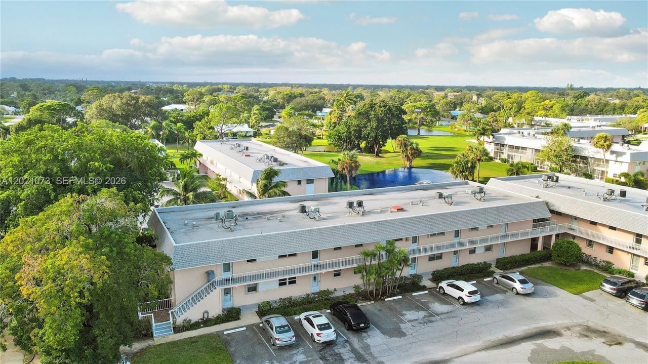 18081 SE Country Club Dr , Unit 13-121, Jupiter, FL 33469 Photo