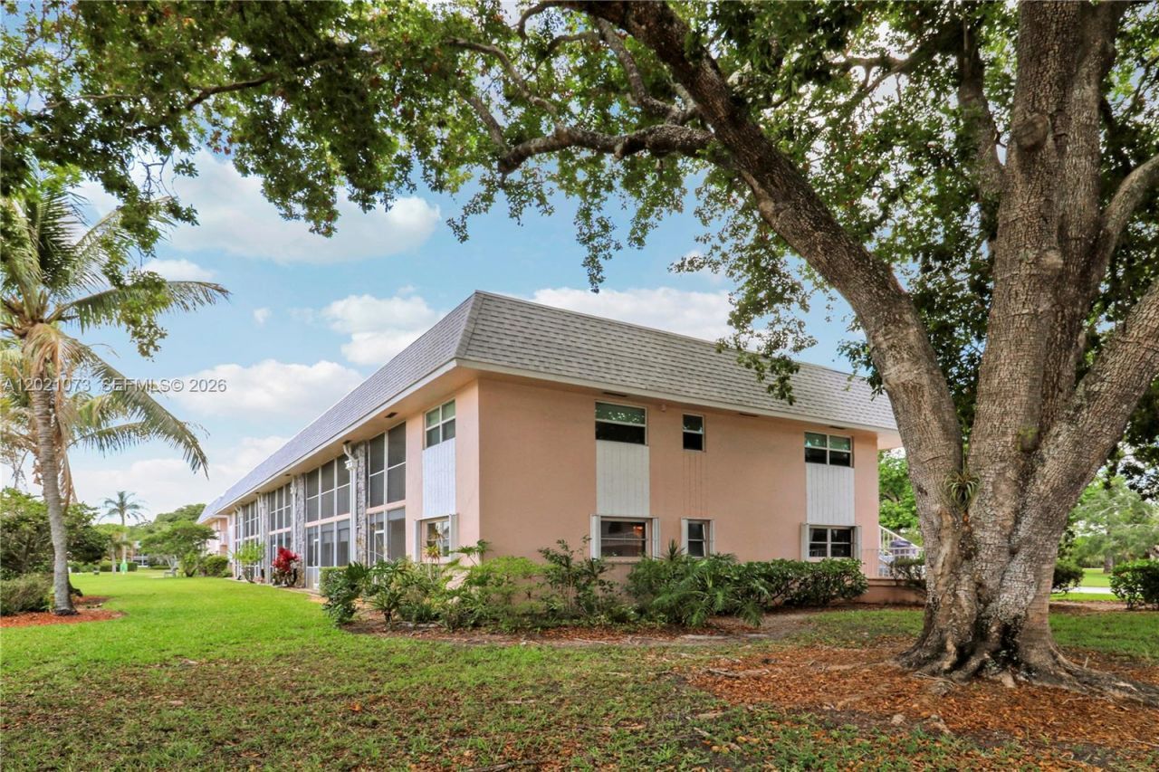 18081 SE Country Club Dr , Unit 13-121, Jupiter, FL 33469 Photo
