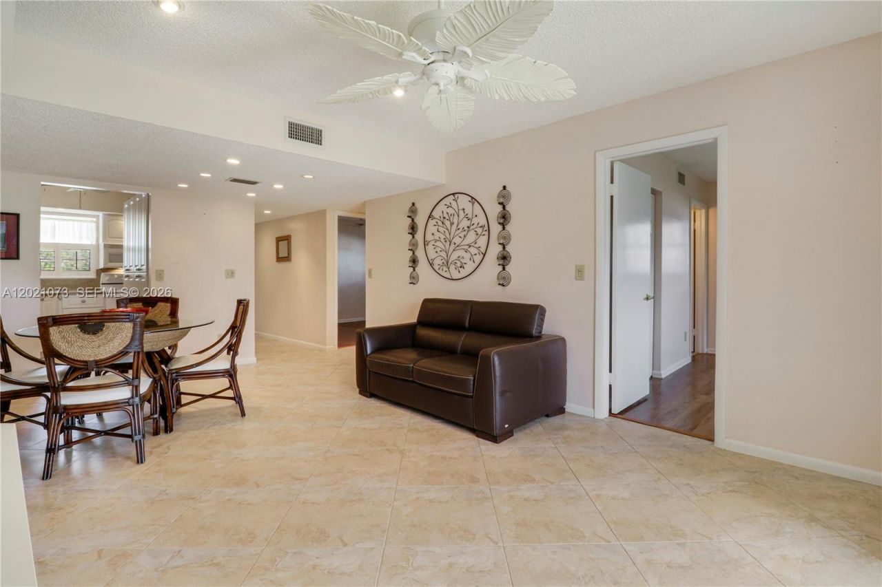 18081 SE Country Club Dr , Unit 13-121, Jupiter, FL 33469 Photo