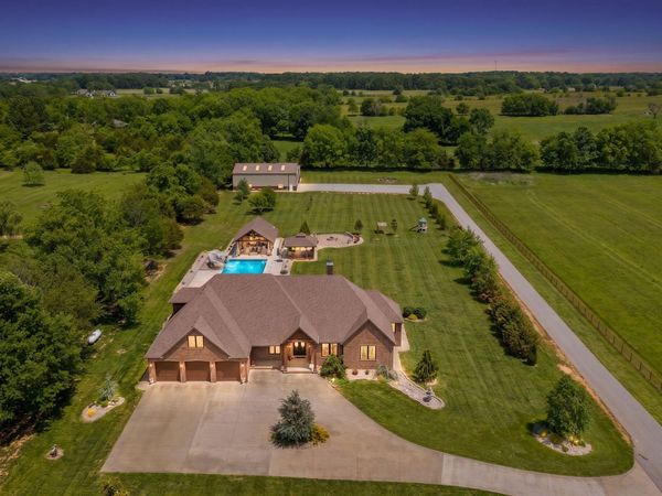 1708 N Farm Road 213, Strafford, MO 65757