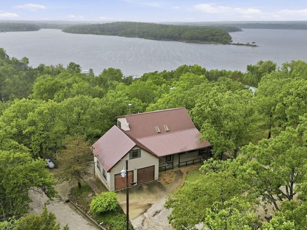 26079 Arrowhead Beach Lane , Hermitage, MO 65668
