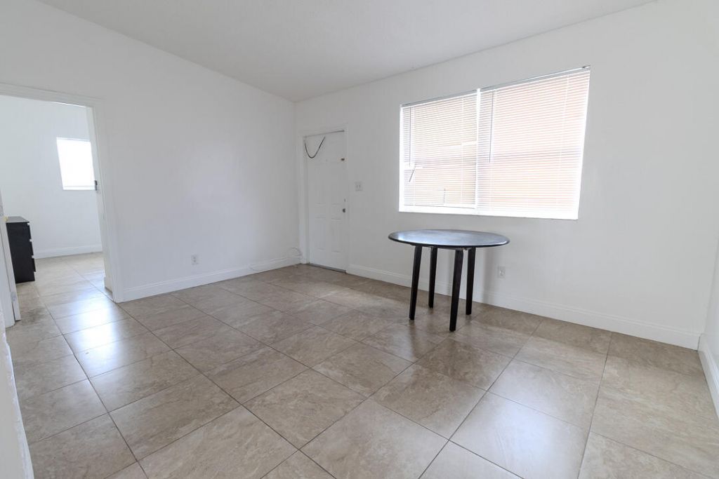 630 NW 15th Terrace, Unit 1-2, Fort Lauderdale, FL 33311 Photo