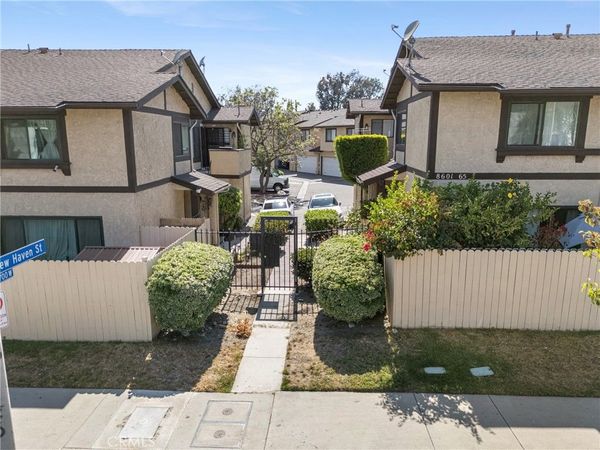 8601 Sunland Boulevard, Unit 20, Sun Valley, CA 91352