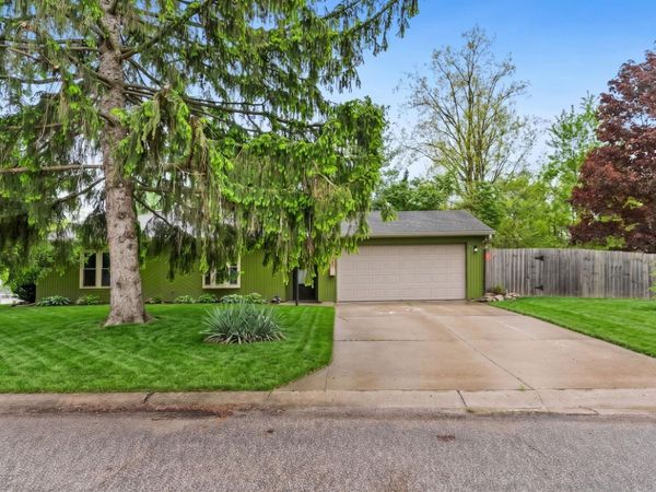 5932 Horseshoe Bend, Fort Wayne, IN 46825