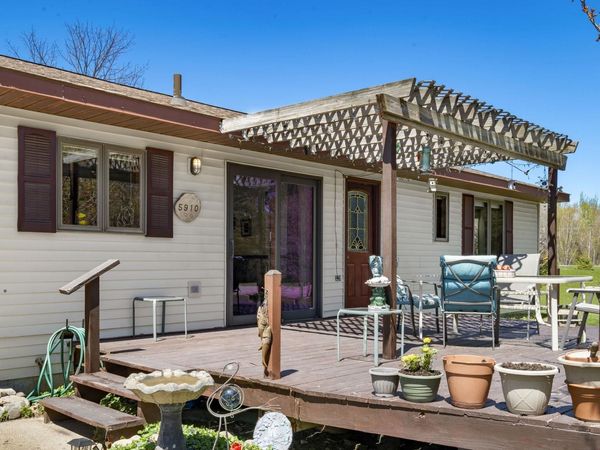 5910 Cummings S, Suttons Bay, MI 49682