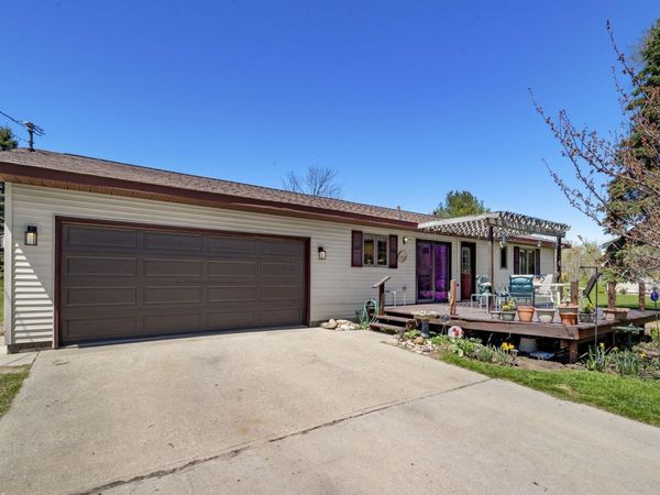 5910 Cummings S, Suttons Bay, MI 49682