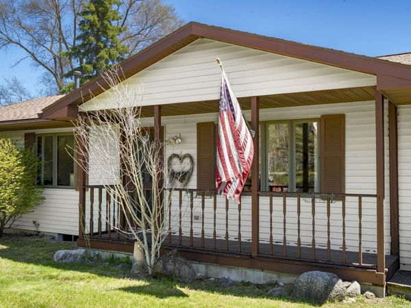 5910 Cummings S, Suttons Bay, MI 49682