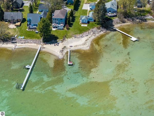 5910 Cummings S, Suttons Bay, MI 49682