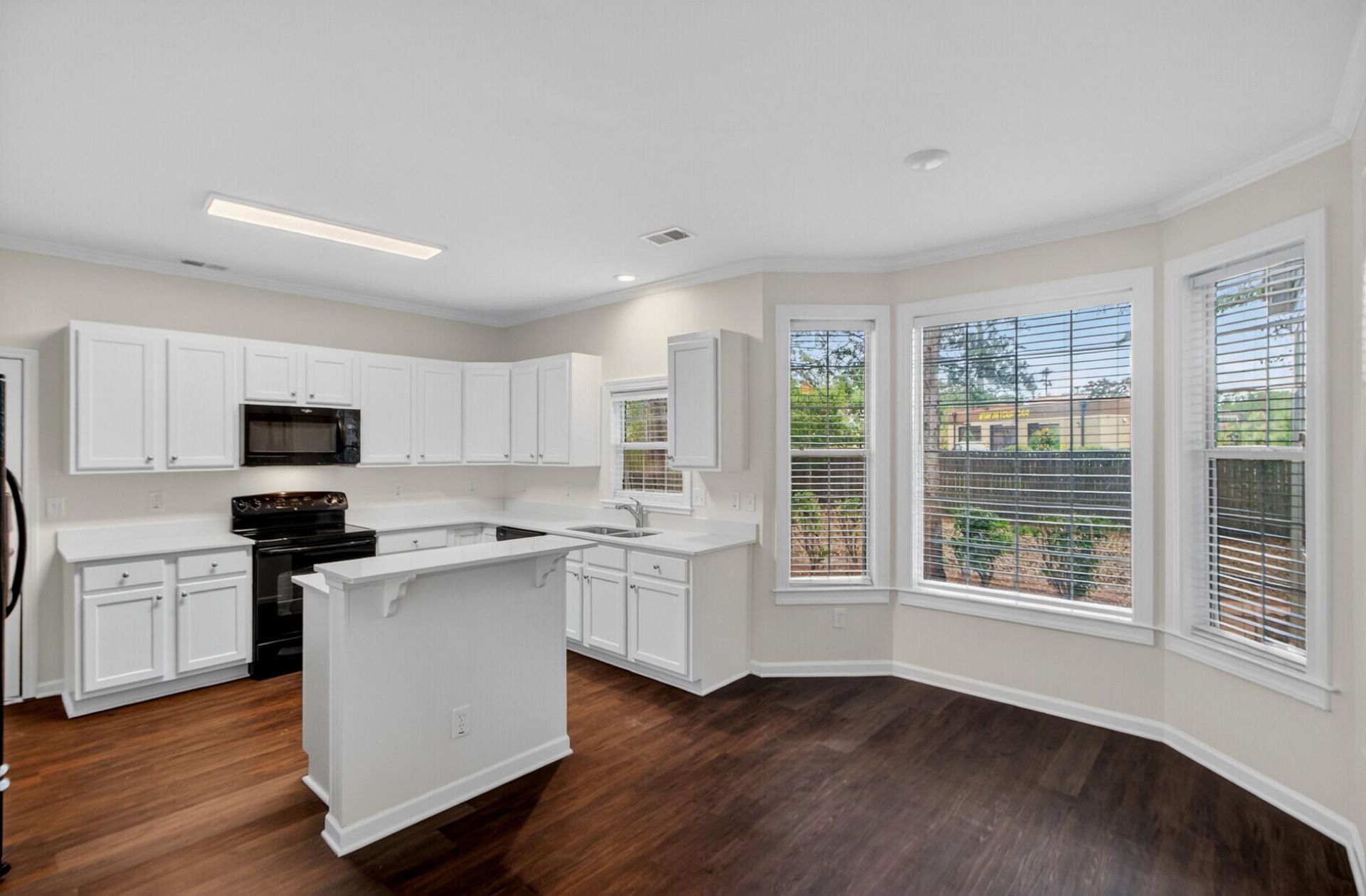 2738 Seastrand Lane Photo 12