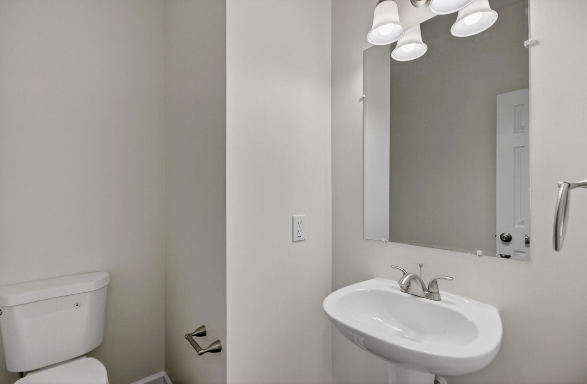 2738 Seastrand Lane Photo 16