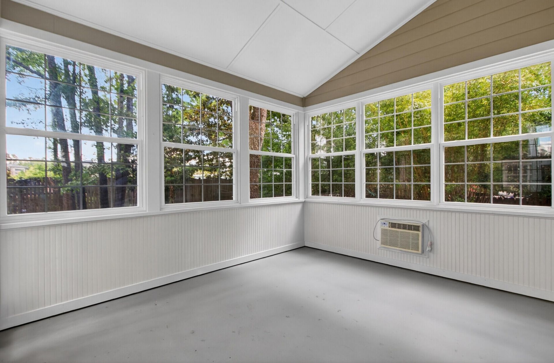 2738 Seastrand Lane Photo 17