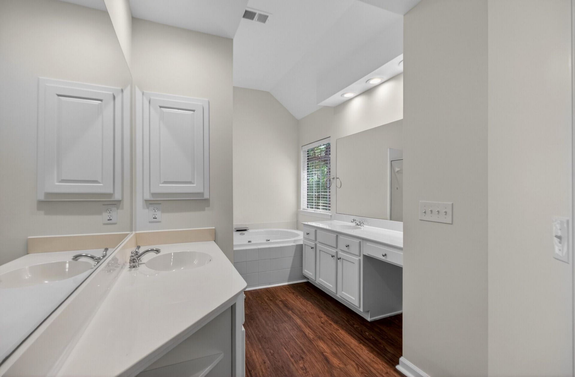 2738 Seastrand Lane Photo 22