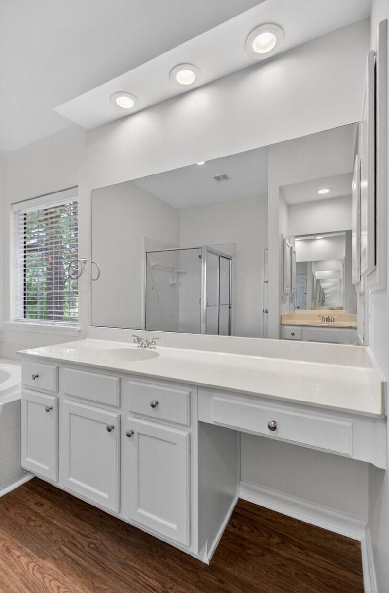 2738 Seastrand Lane Photo 23
