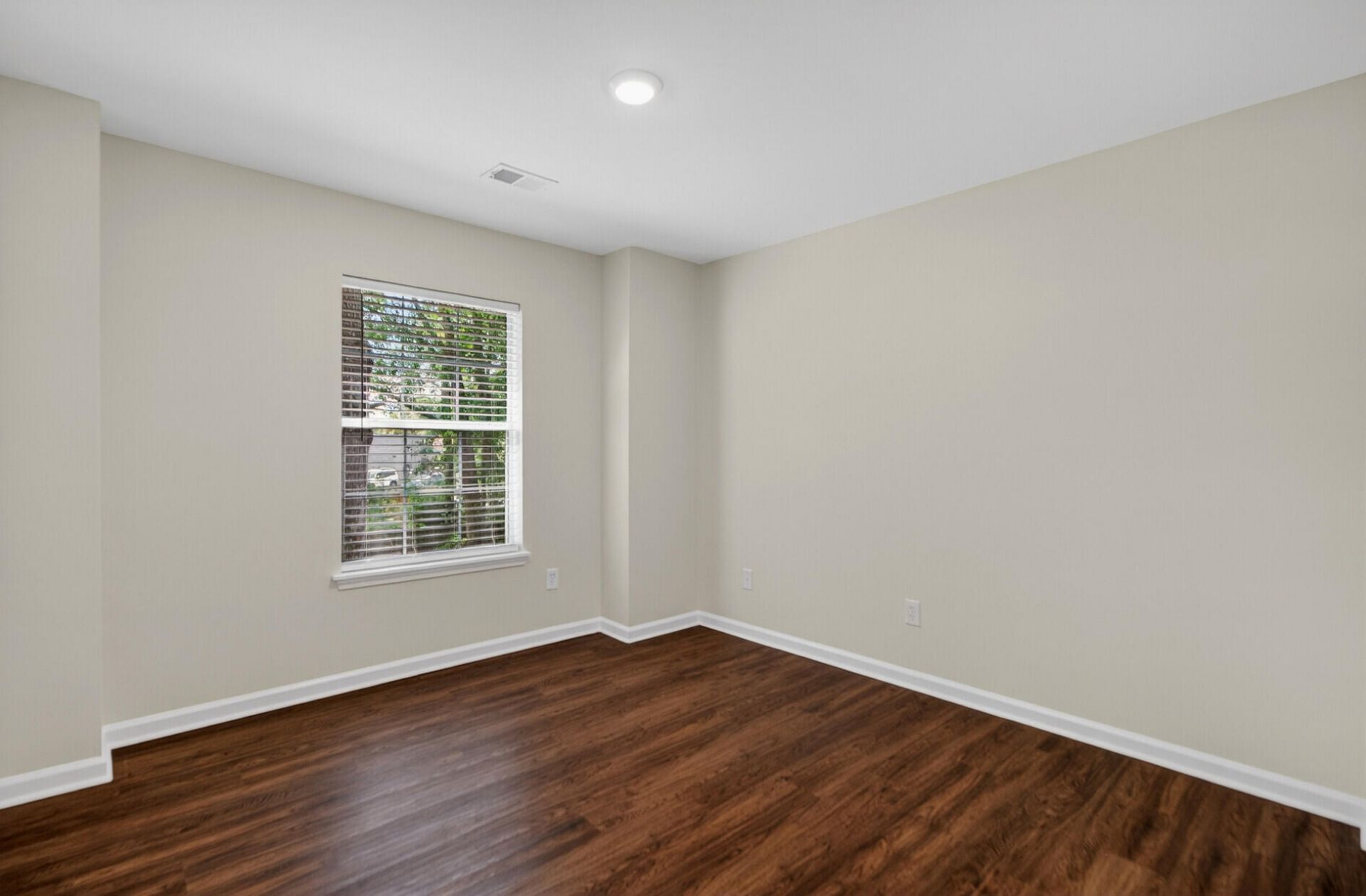 2738 Seastrand Lane Photo 24